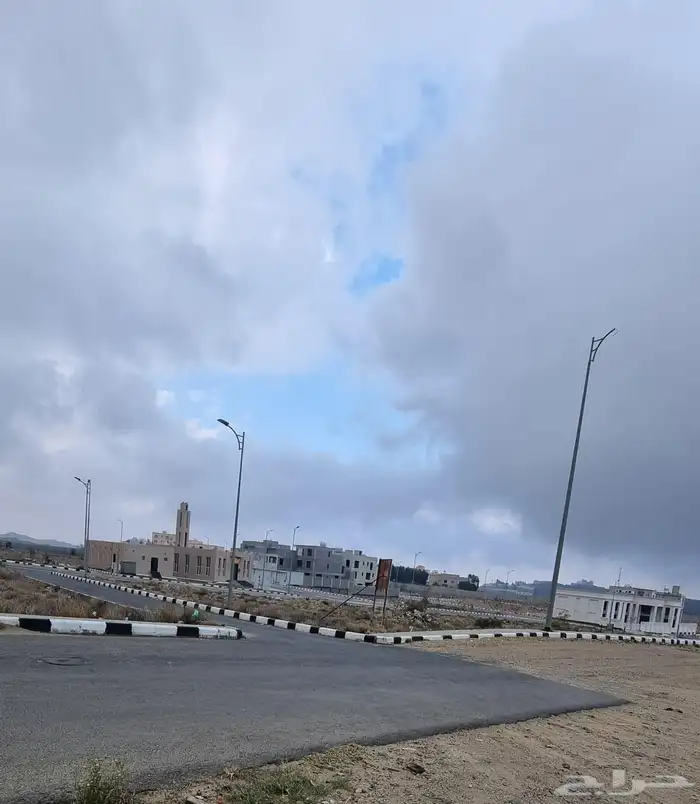 أرض تجارية للاستثمار في موقع مميز 1