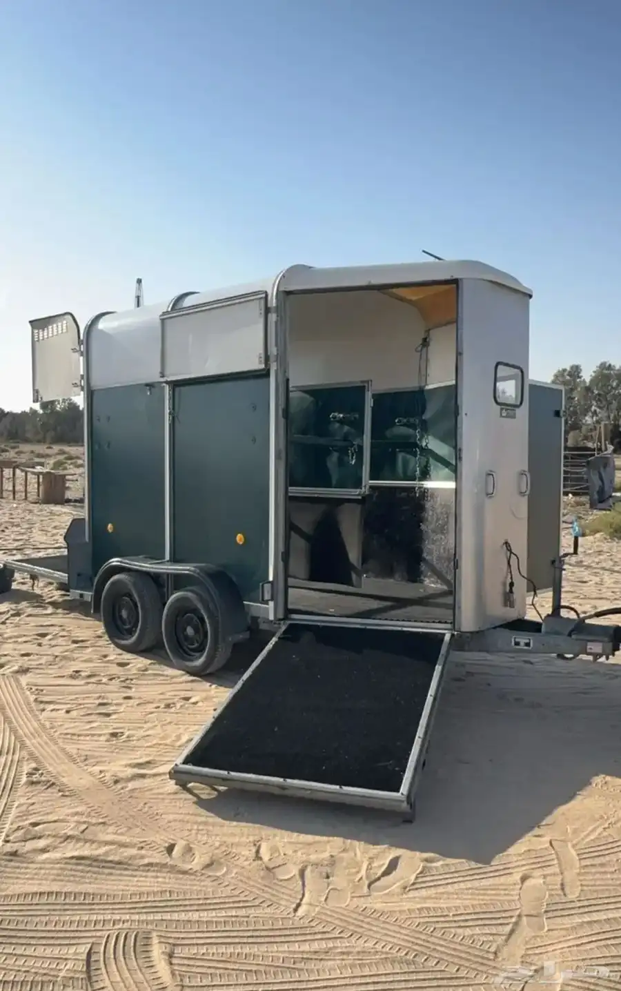 عربة نقل خيل 1
