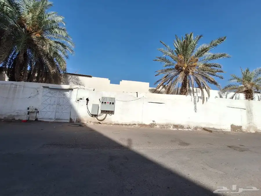 بيتين بصك واحد قريب من الحرم 0