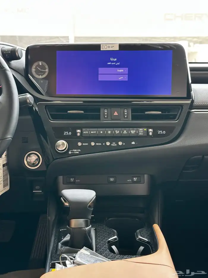 لكزس ES350 فل كامل فئة DD بنزين موديل 2025 15