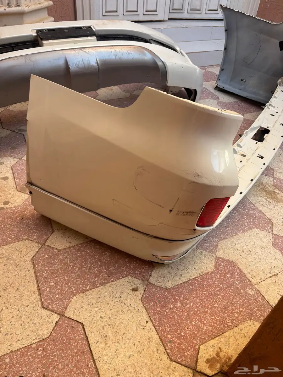 قطع غيار لاندكروزر 2009 صدام واصطب وشنطة 0