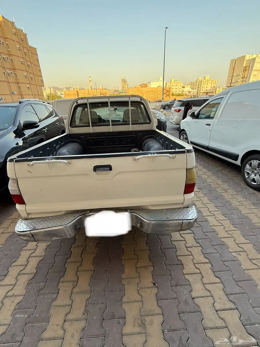 وانيت ميتسوبيشي 5