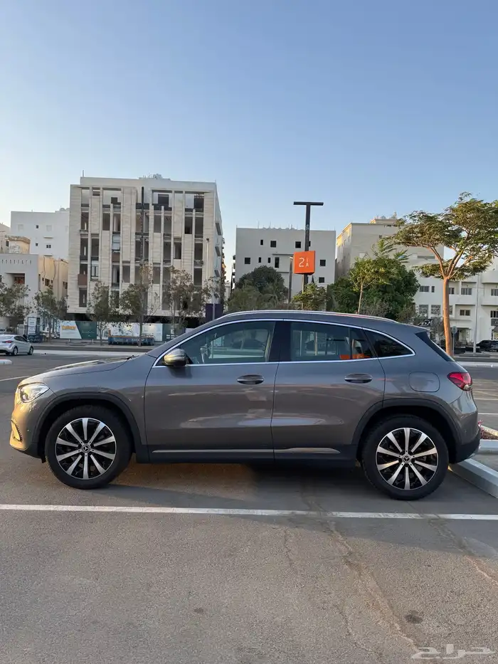 مرسيدس 2023 GLA 200 ممشى 7600 كيلو فقط 3