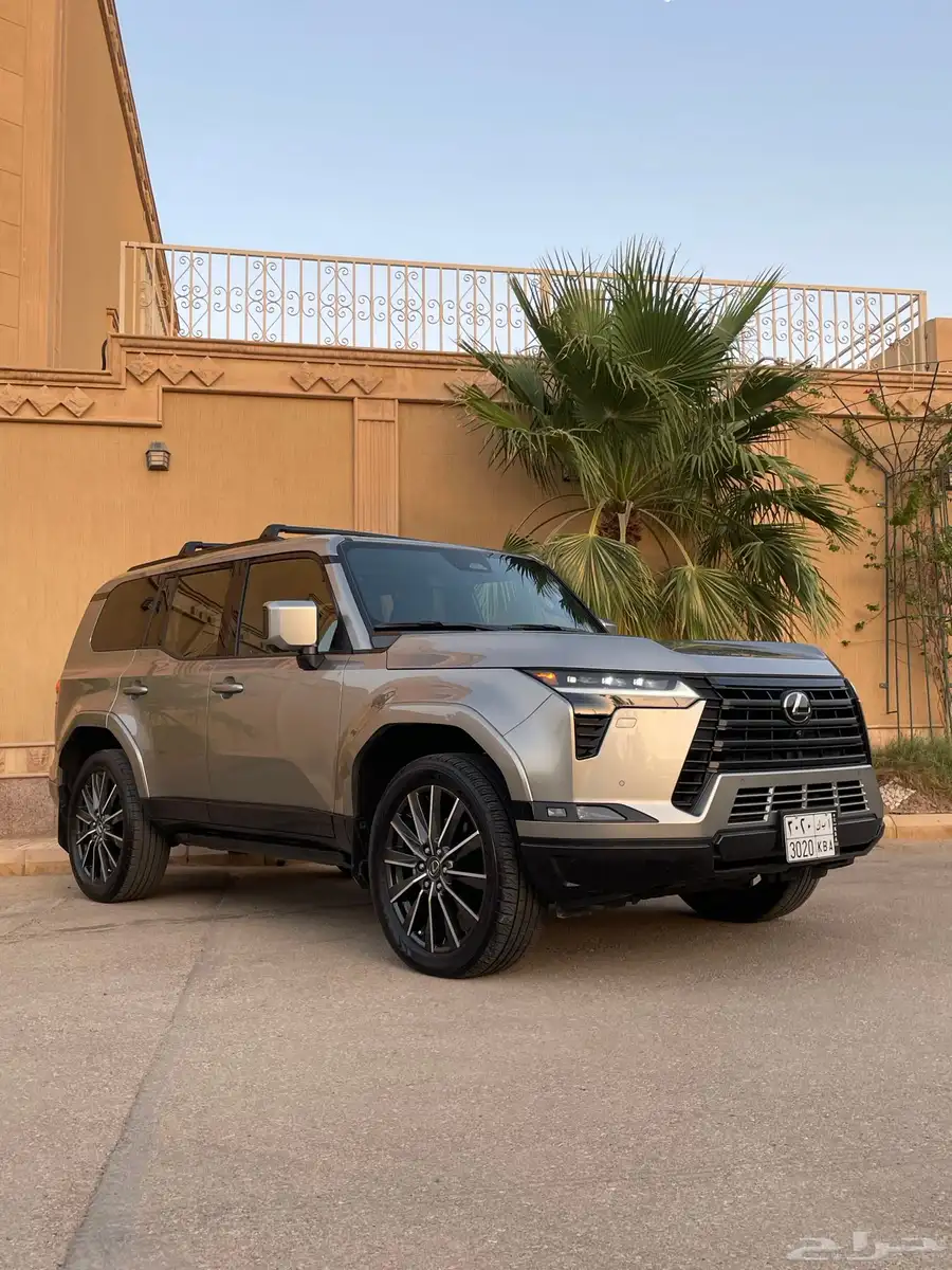 لكزس GX 550 فل كامل 2024 ( بحالة الجديد ) 11