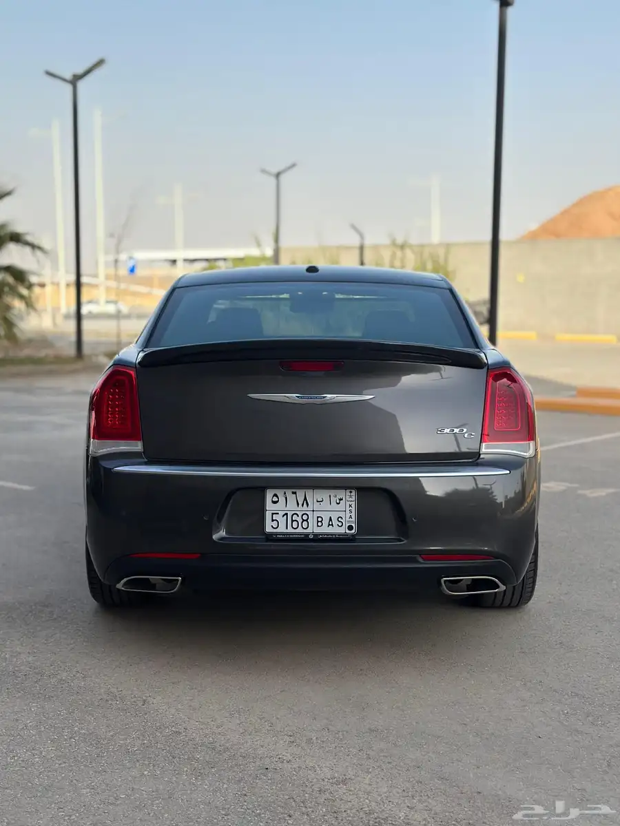 كرايسلر اكزكتيف اعلى فئه V8 مديل 2023 12
