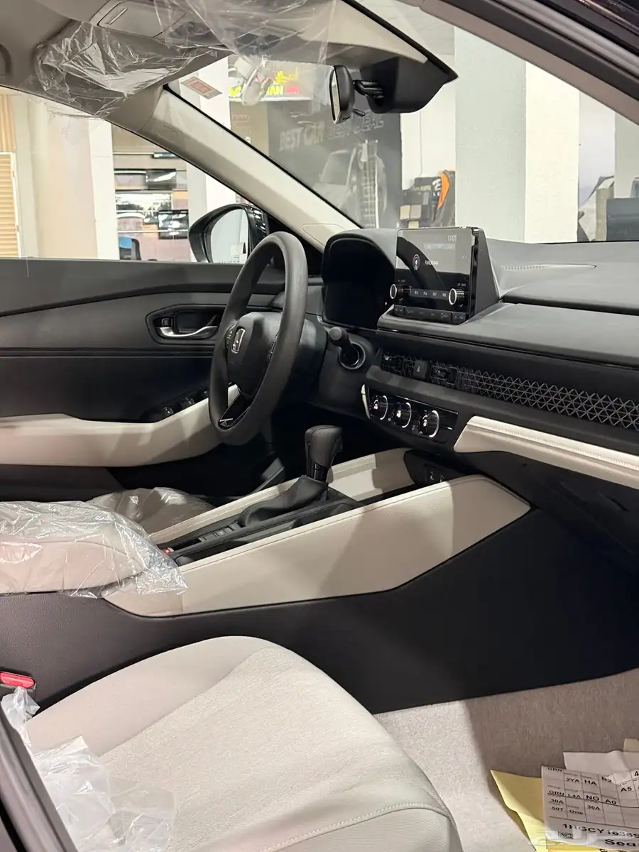 هوندا اكورد LX موديل 2025 3