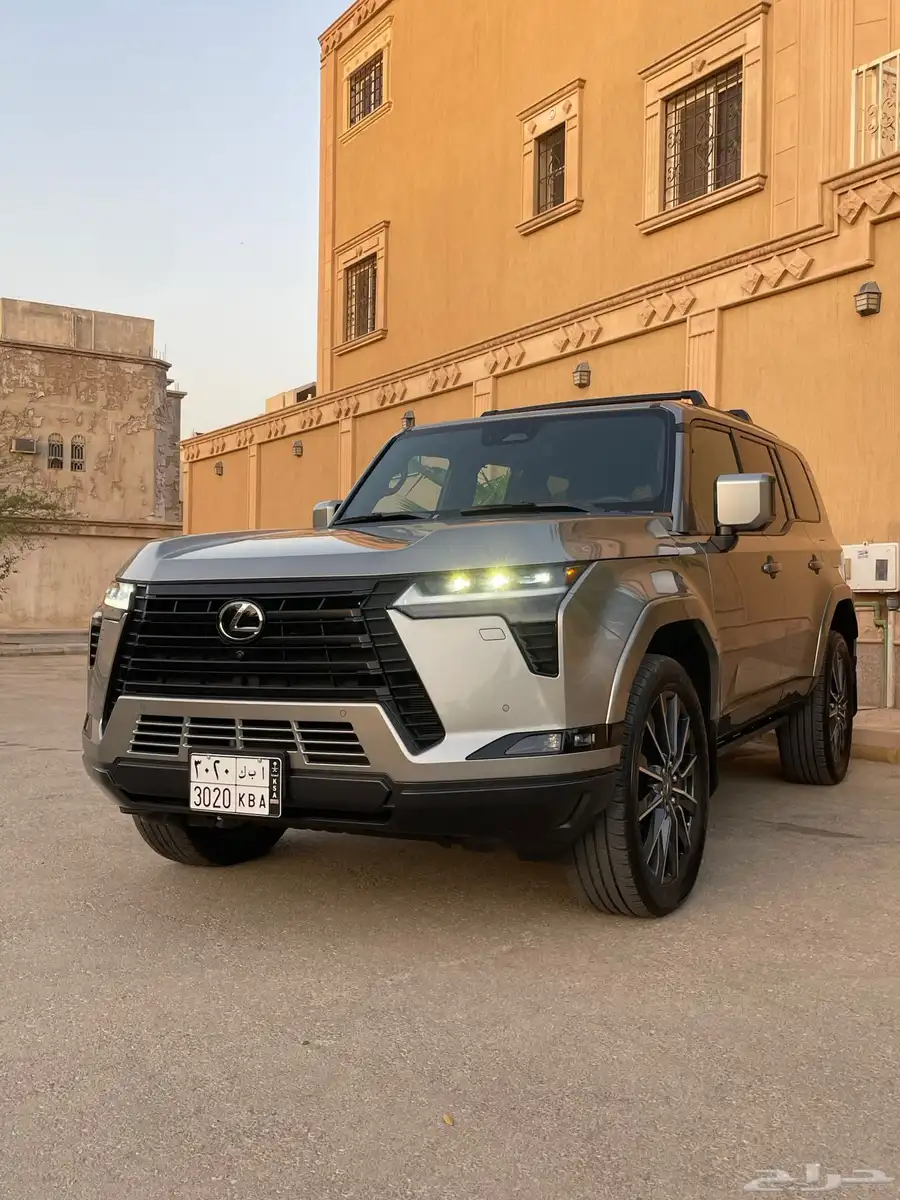 لكزس GX 550 فل كامل 2024 ( بحالة الجديد ) 12