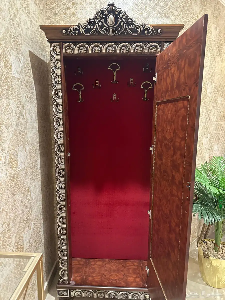 دولاب عبايات 1