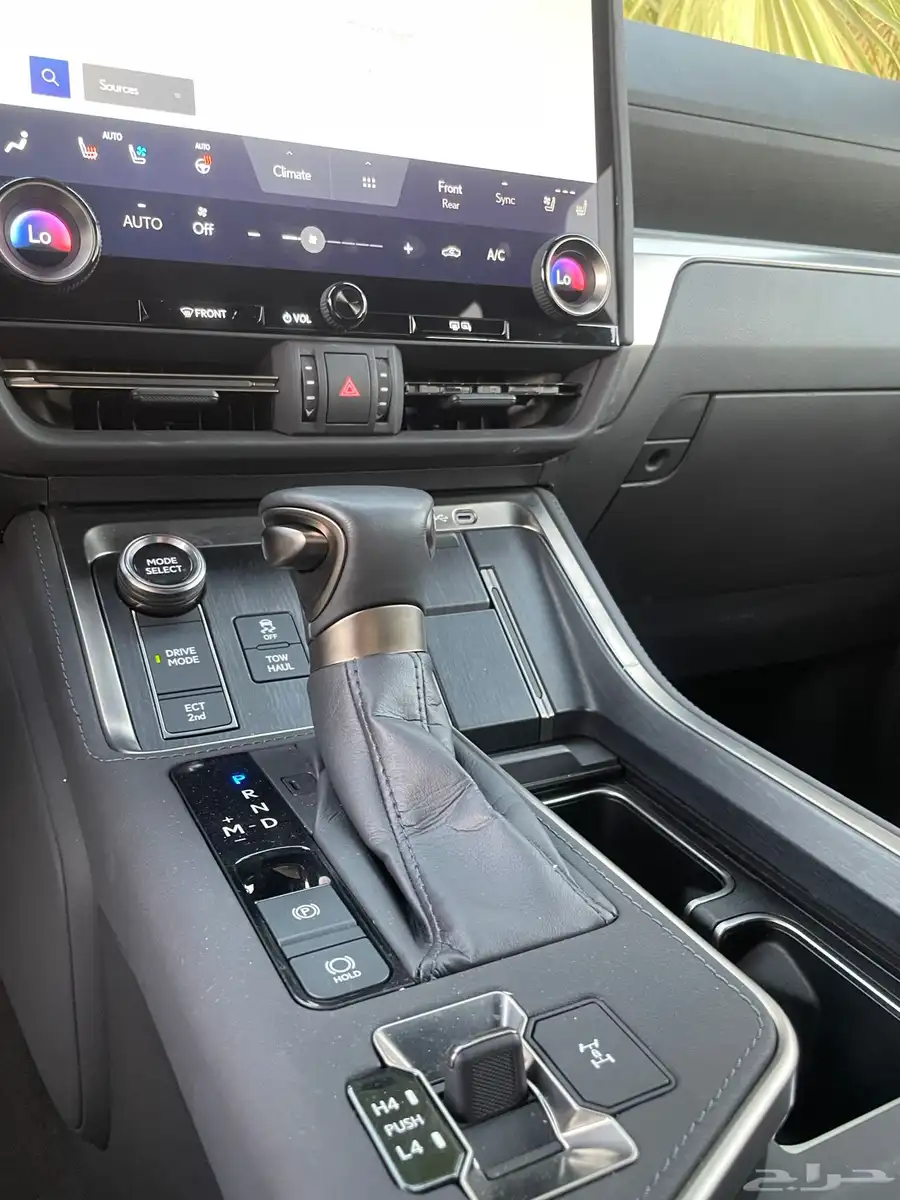 لكزس GX 550 فل كامل 2024 ( بحالة الجديد ) 32