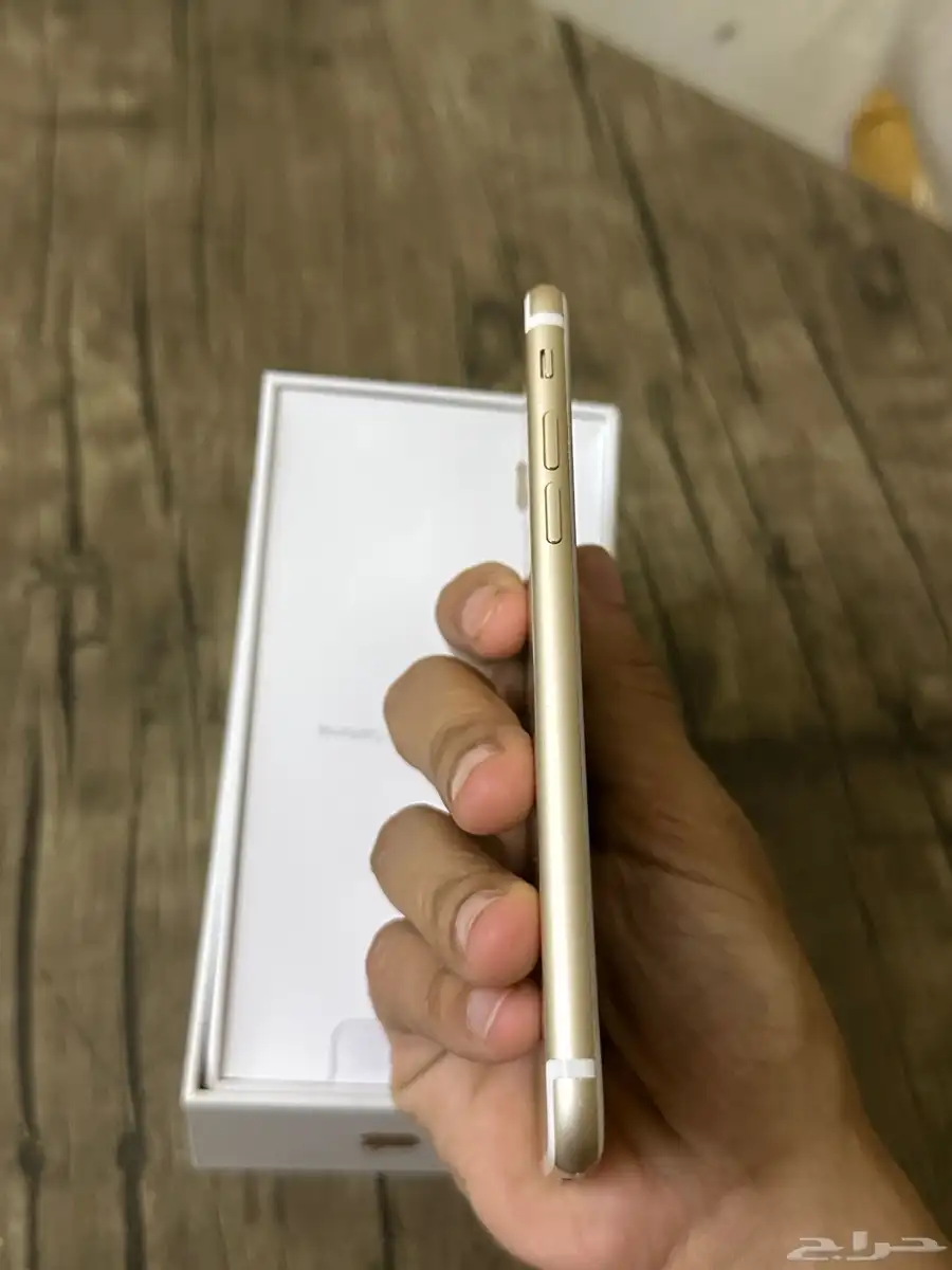 ايفون 7 4