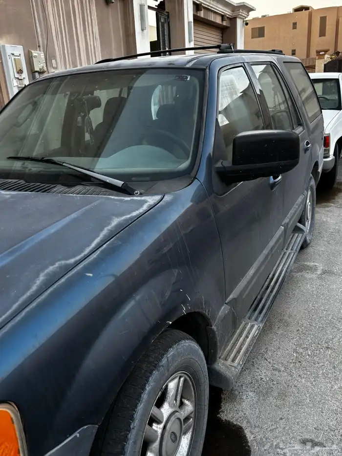 للبيع فورد اكسبيدشن 2003 تشليح السعر 3500 وقابل للتفاوض 0