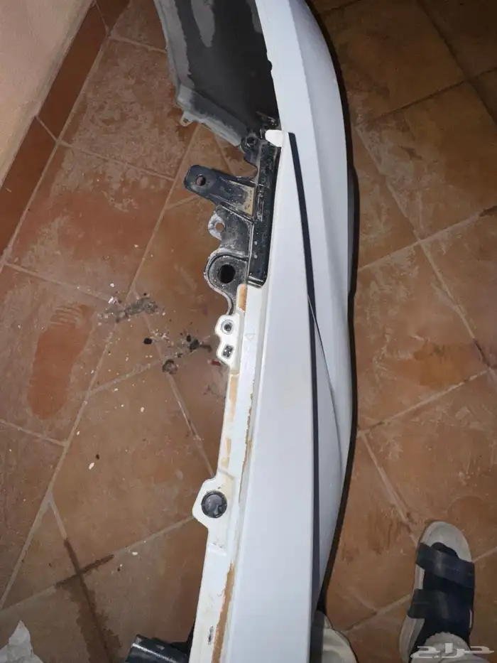 صدام كامري 2023 لون لؤلؤي 8