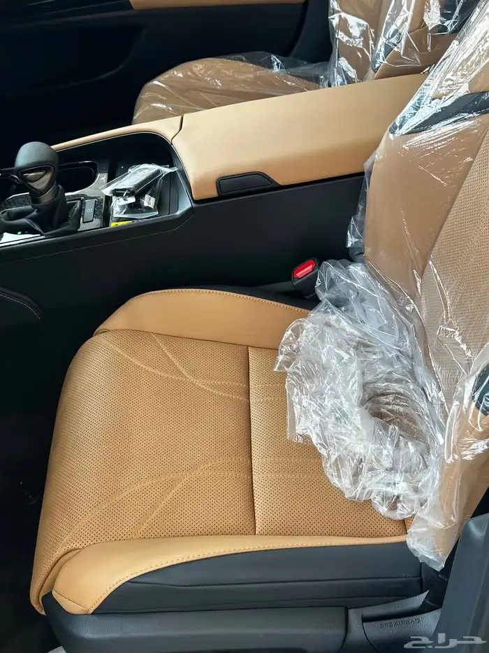 لكزس ES350 فل كامل فئة DD بنزين موديل 2025 16