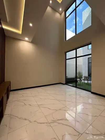 فيلا للبيع بالحلقه الشرقيه 3