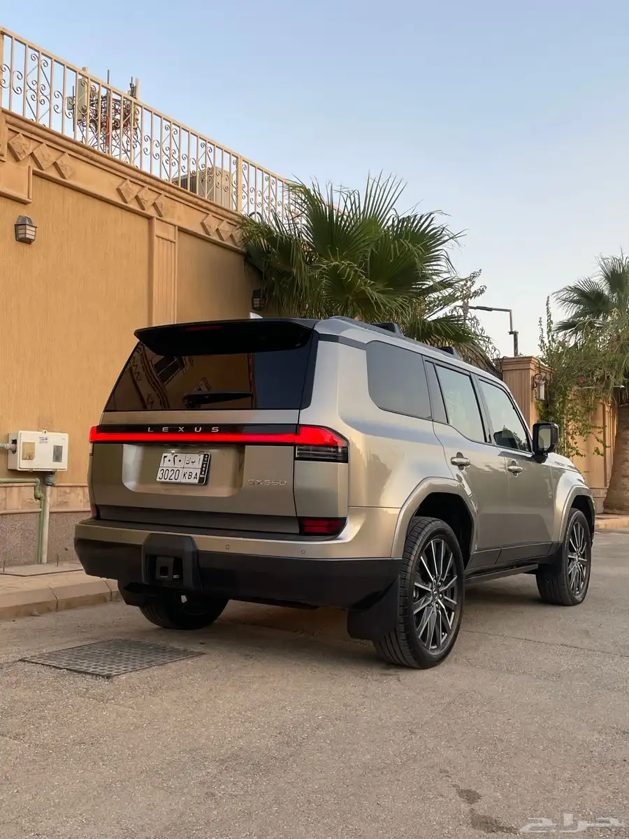 لكزس GX 550 فل كامل 2024 ( بحالة الجديد ) 6