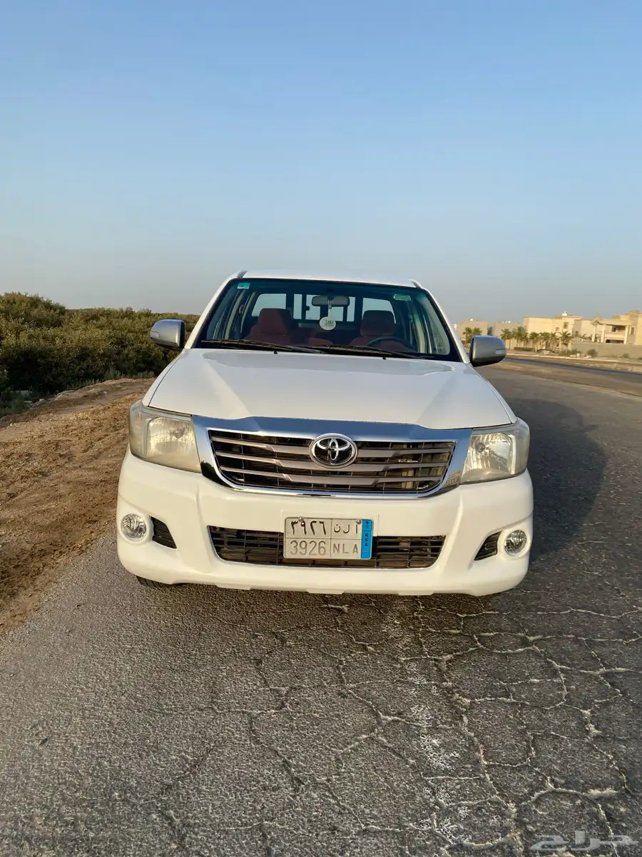 هايلكس 2012 نظيف 1
