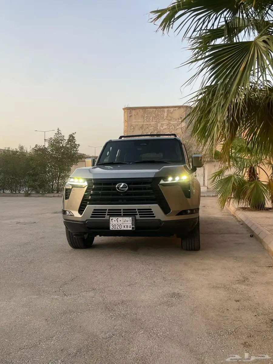 لكزس GX 550 فل كامل 2024 ( بحالة الجديد ) 4