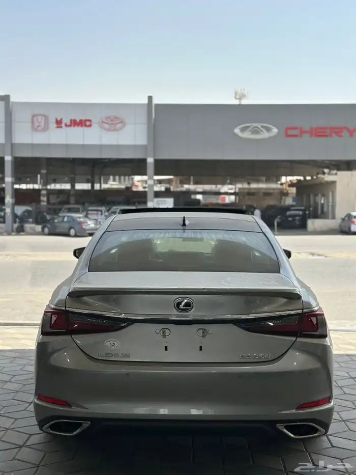لكزس ES350 فل كامل فئة DD بنزين موديل 2025 5