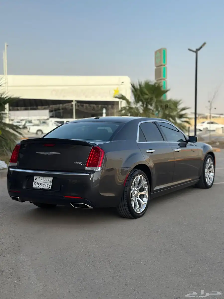 كرايسلر اكزكتيف اعلى فئه V8 مديل 2023 9