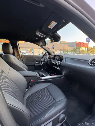 مرسيدس 2023 GLA 200 ممشى 7600 كيلو فقط 17