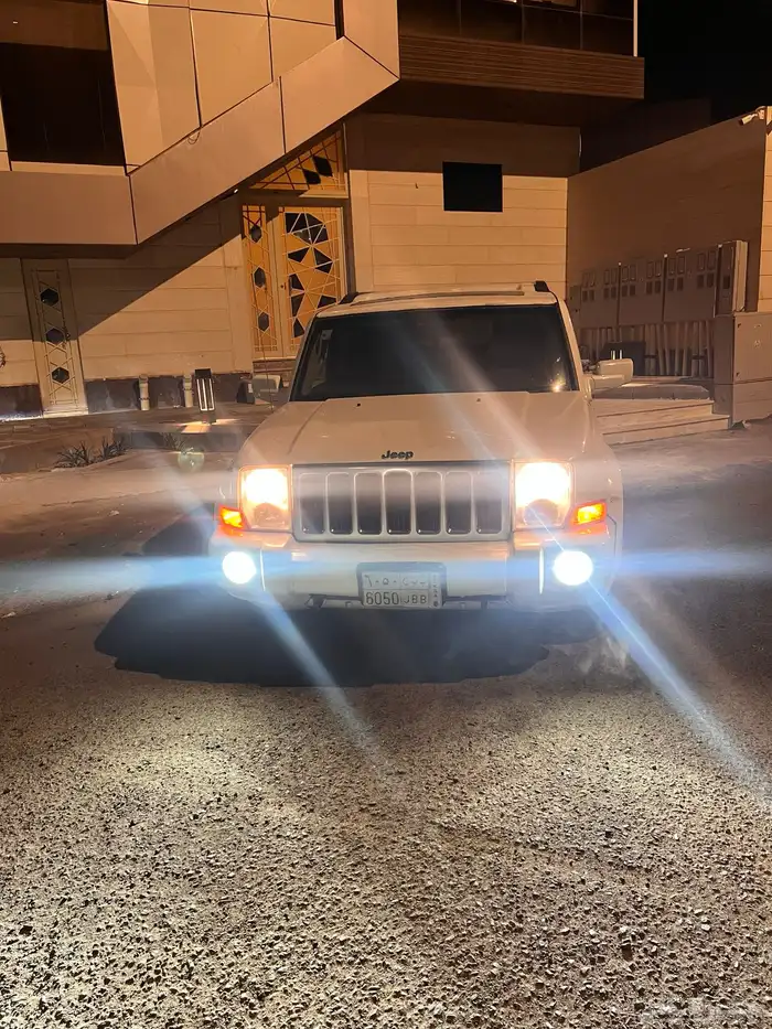 جيب كوماندر 8