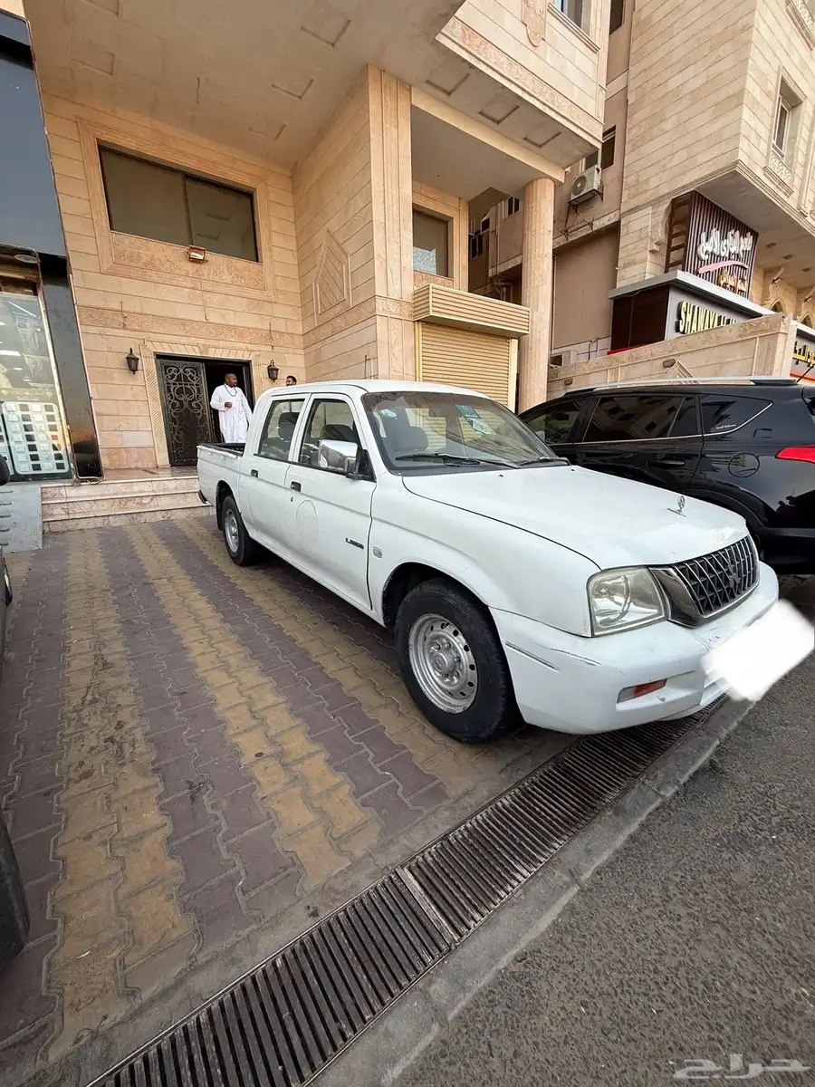 وانيت ميتسوبيشي 2