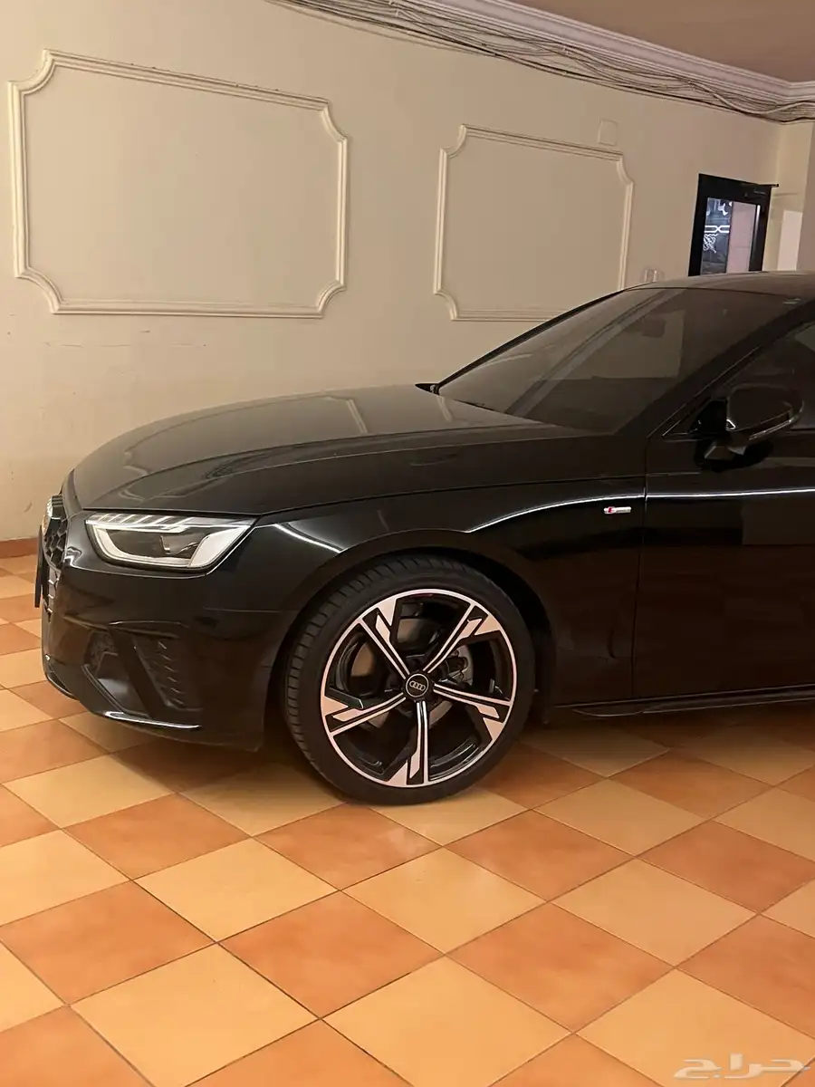 Audi A4 بلاك اديشن 5