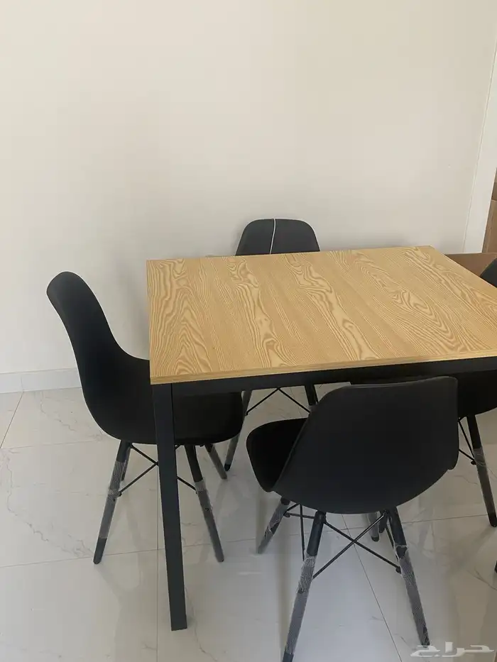 للبيع بشكل عاجل مجموعة أثاث شبه جديدة 0