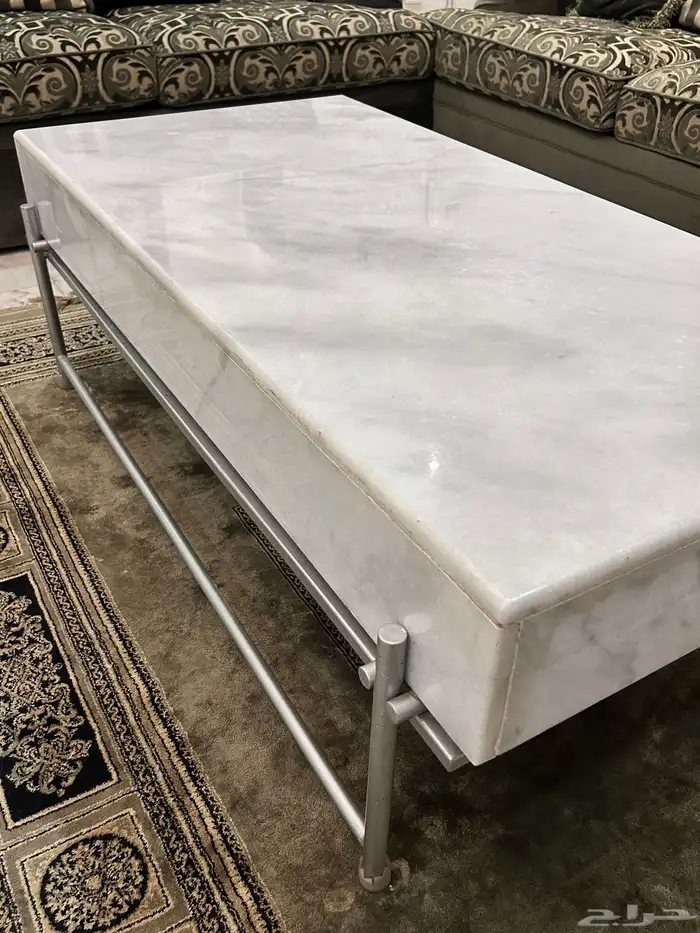 طقم كنب وطاوله رخام بسعر مثالي 3