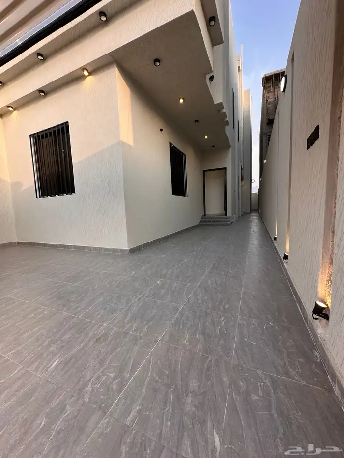 للبيع في احدرفيده ادوار ارضيه وادوار علويه بملاحق تشطيبvip 19