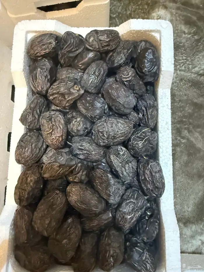 رطب روثانة وعجوة 0