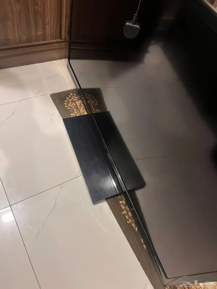 ثلاث تلفزيونات 1