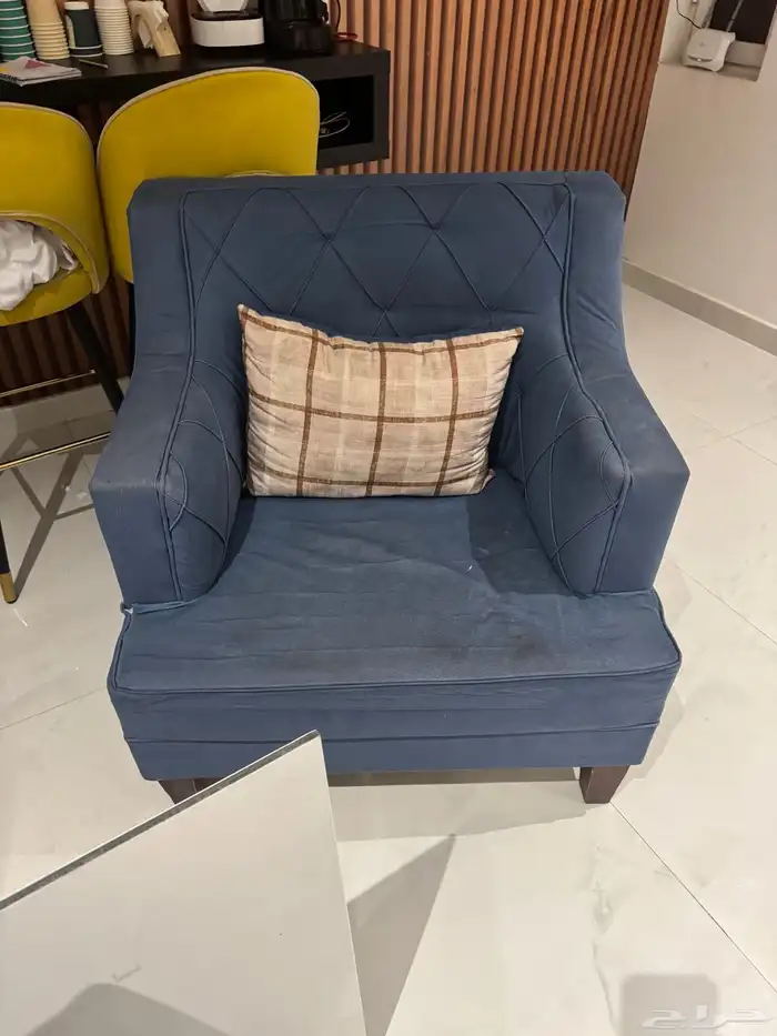 للبيع كنب مع نطيطة 3