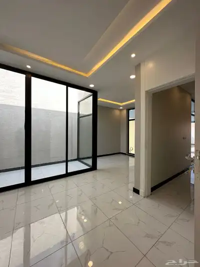 فيلا للبيع بالحلقه الشرقيه 7