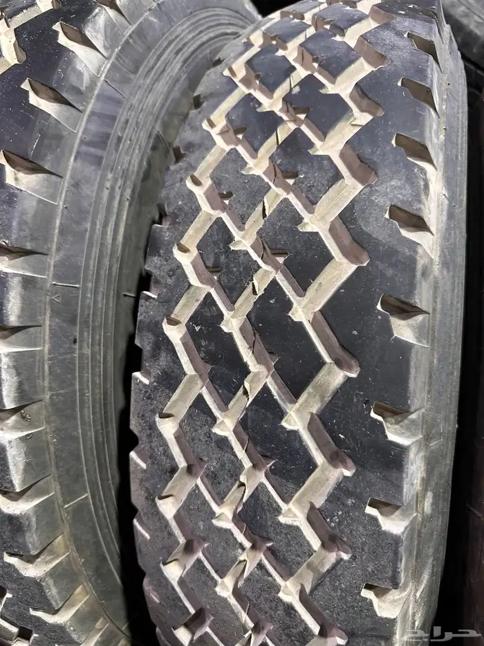جنوط شنبر نيسان مع كفرات مضلع 750 16 3