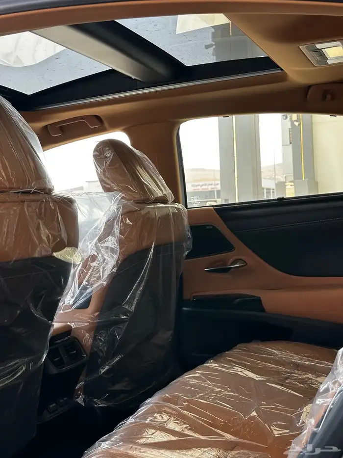 لكزس ES350 فل كامل فئة DD بنزين موديل 2025 8
