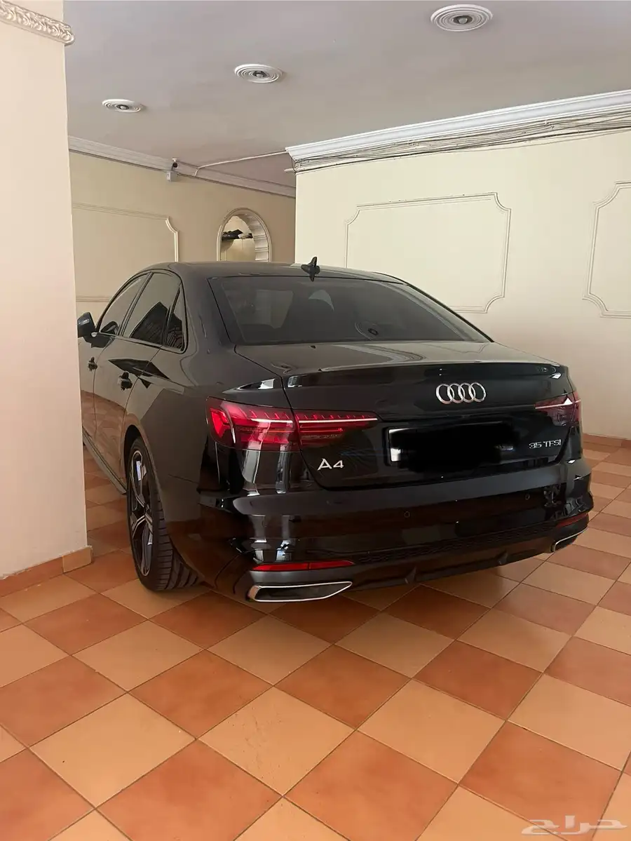 Audi A4 بلاك اديشن 16