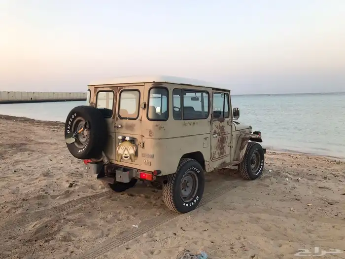 للبيع جيب ربع مصندق 1981 مالك واحد من الوكالة 8