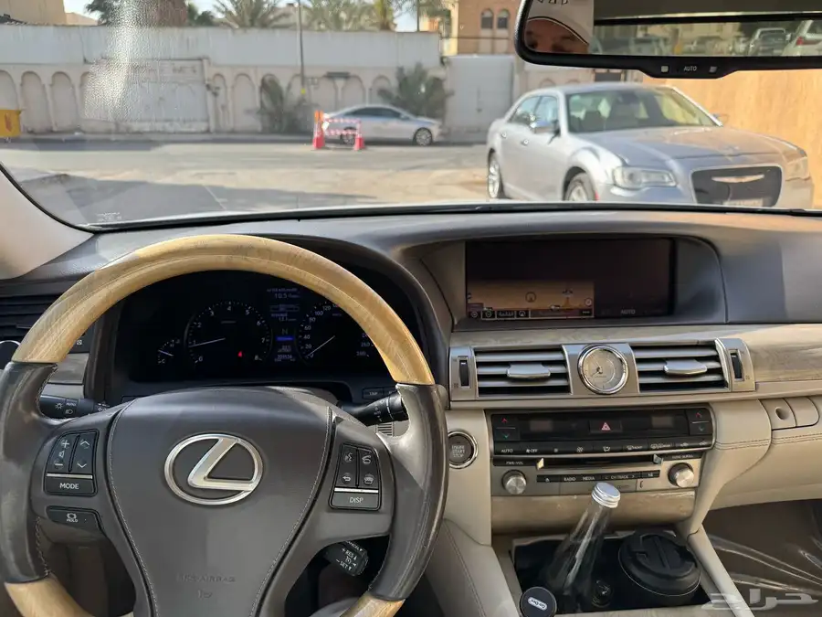 لكزس 460L لؤلؤي 2015 10