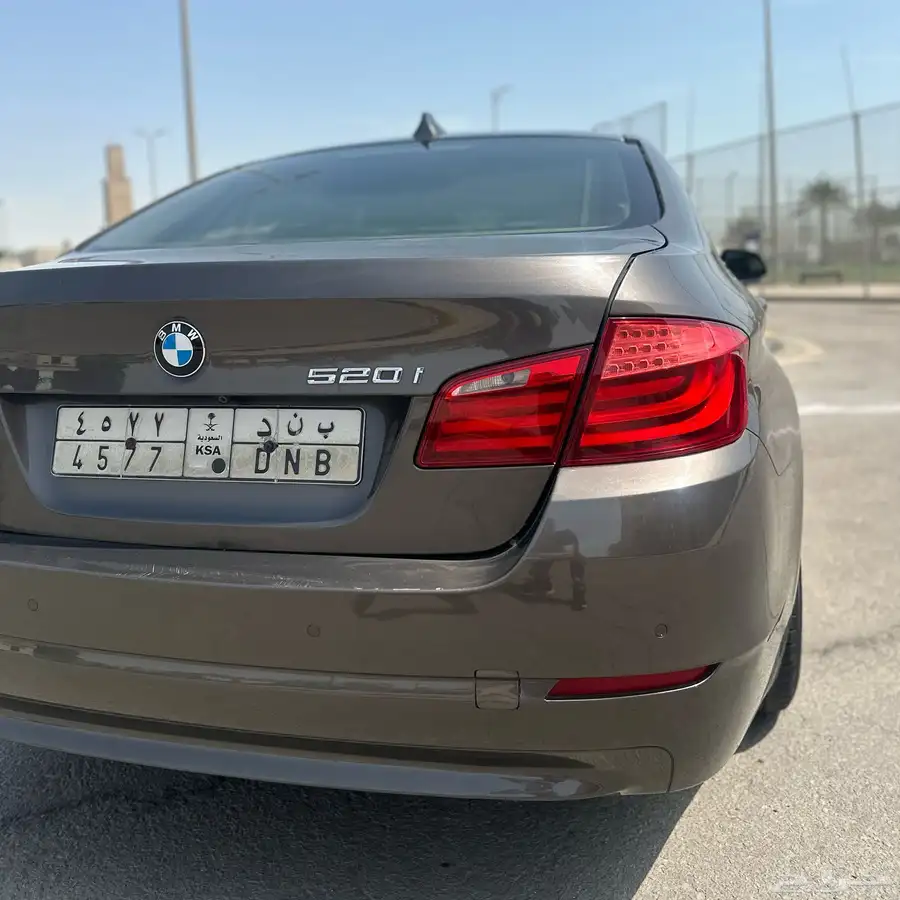 بي ام دبليو 520i موديل 2013 نظيف 16