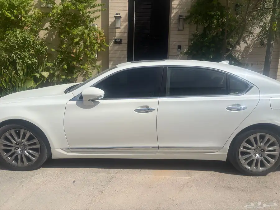 لكزس LS460 2014 1
