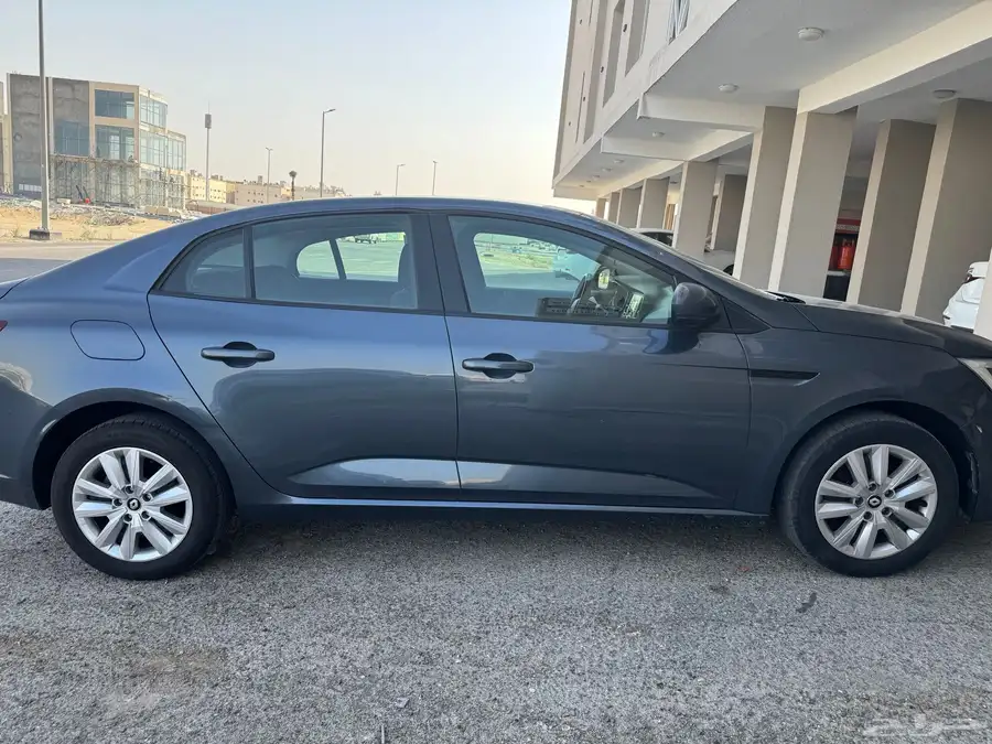 رينو ميغان 2023 3
