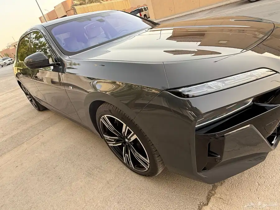 BMW 740i موديل 2025 4