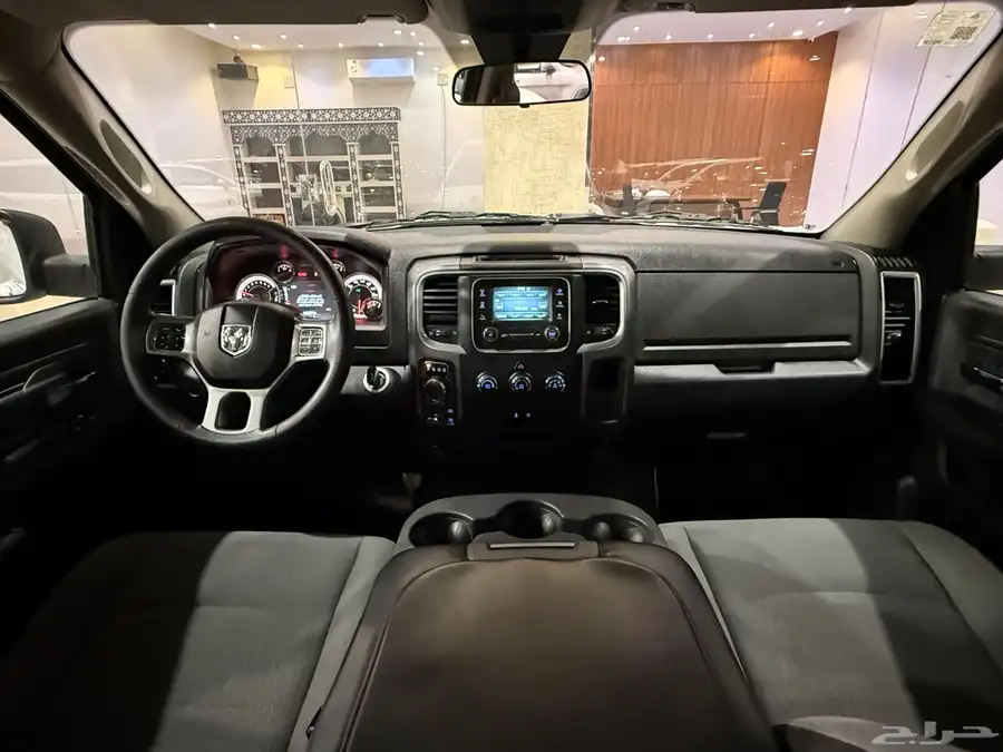رام كلاسيك 2021 V8 (بحالة ممتازة) 13