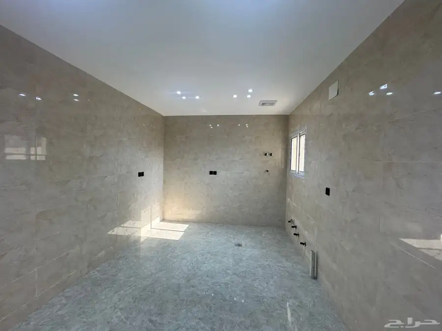 فلل فاخره للبيع شبه منفصله حي السويس 20