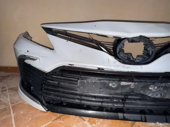 صدام كامري 2023 لون لؤلؤي 3