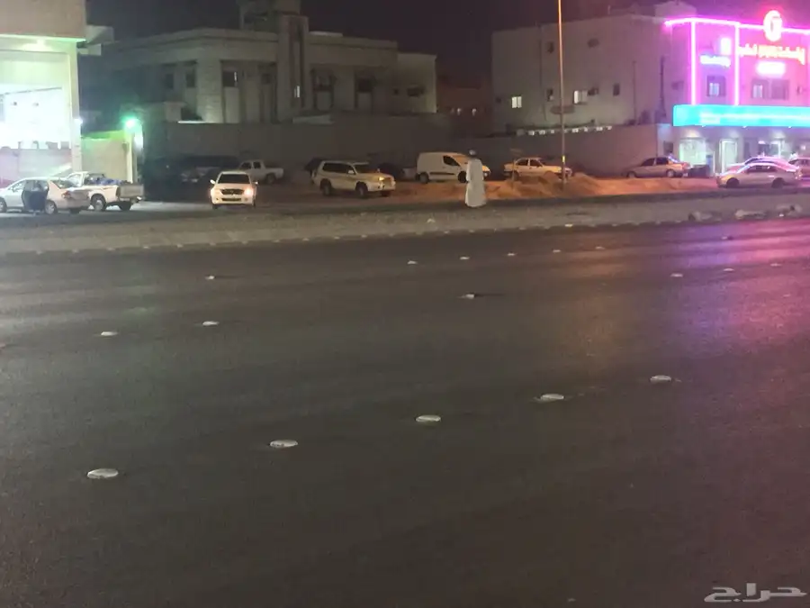 ارض تجارية على طريق الامام مالك ال 60 م للايجار 0