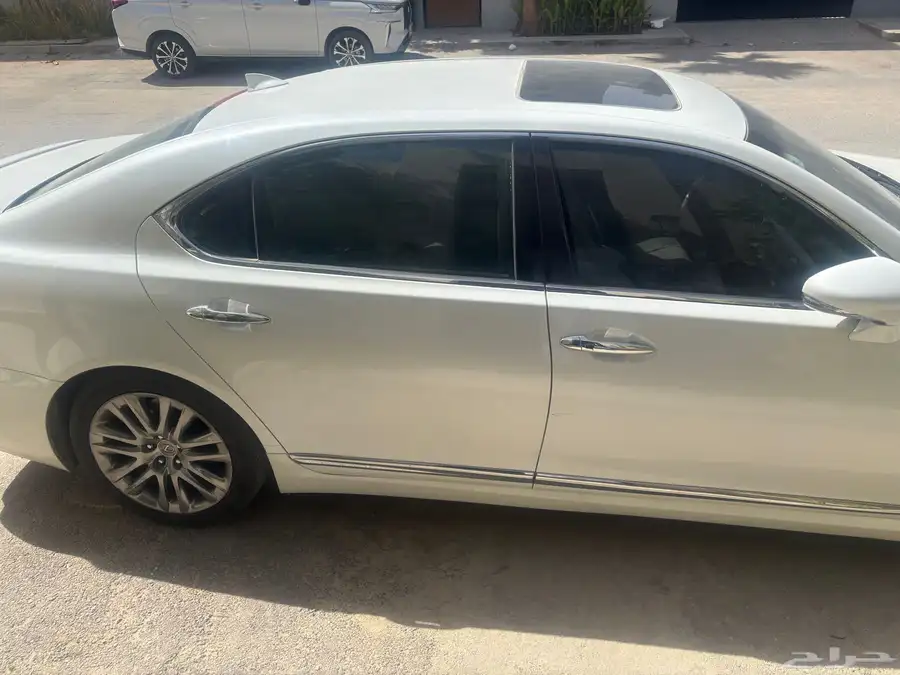 لكزس LS460 2014 3