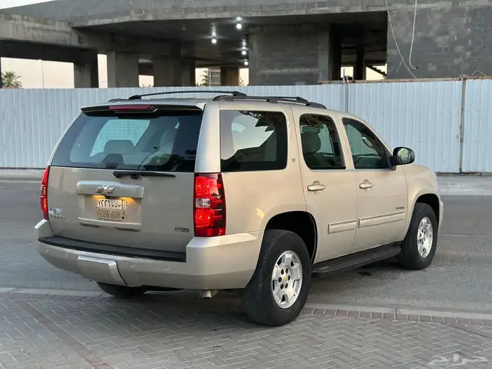 تاهو 2011 نظيف جدا 11