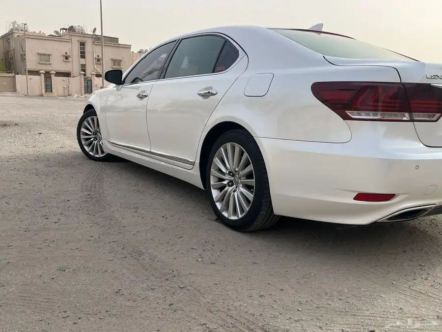 لكزس LS460L 10